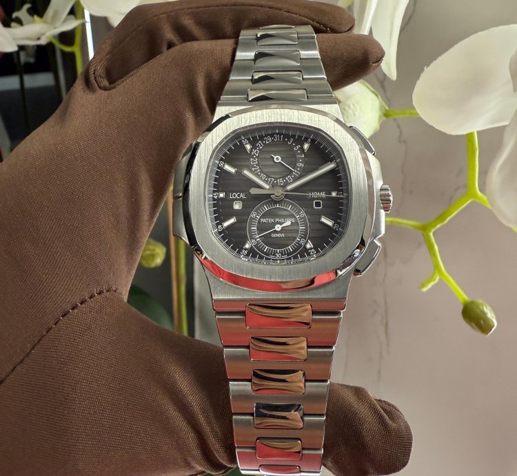Patek Philippe Nautilus 5990 1a-001 Steel Grey Dial 2020