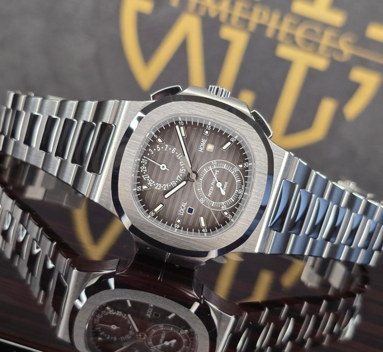 Patek Philippe Nautilus 5990 1a-001 Travel Time