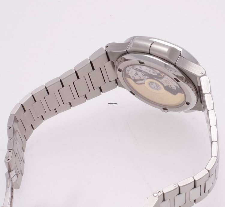 Patek Philippe Nautilus 5990 1a-001 Travel Time Chronograph