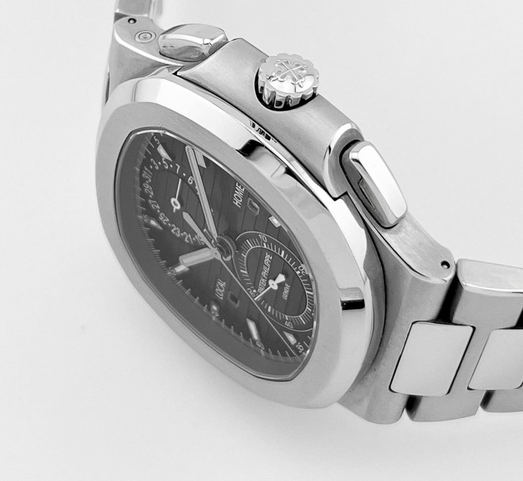 Patek Philippe Nautilus 5990 1a-001 Travel Time Chronograph Stainless Steel 2018