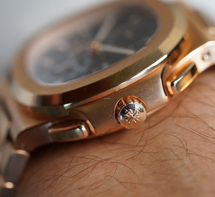 Patek Philippe Nautilus 5990 1r-001 Full Set Unpolished