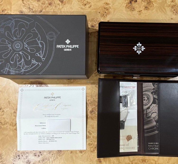 Patek Philippe Nautilus 5990 1r-001 Full Set Unpolished