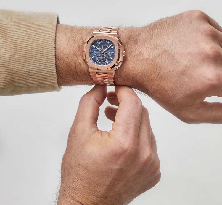 Patek Philippe Nautilus 5990 1r-001 Travel Time Chronograph Rose Gold Blue Dial