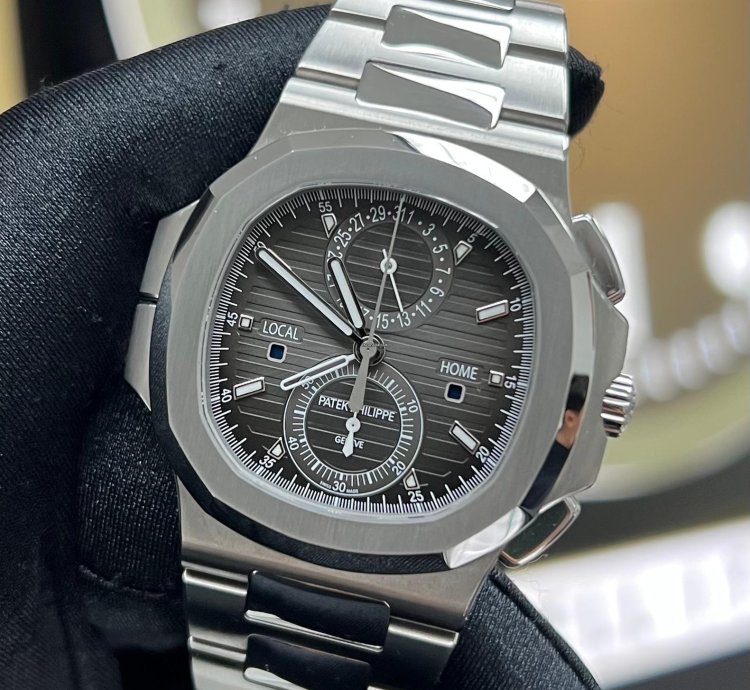 Patek Philippe Nautilus 5990 2017