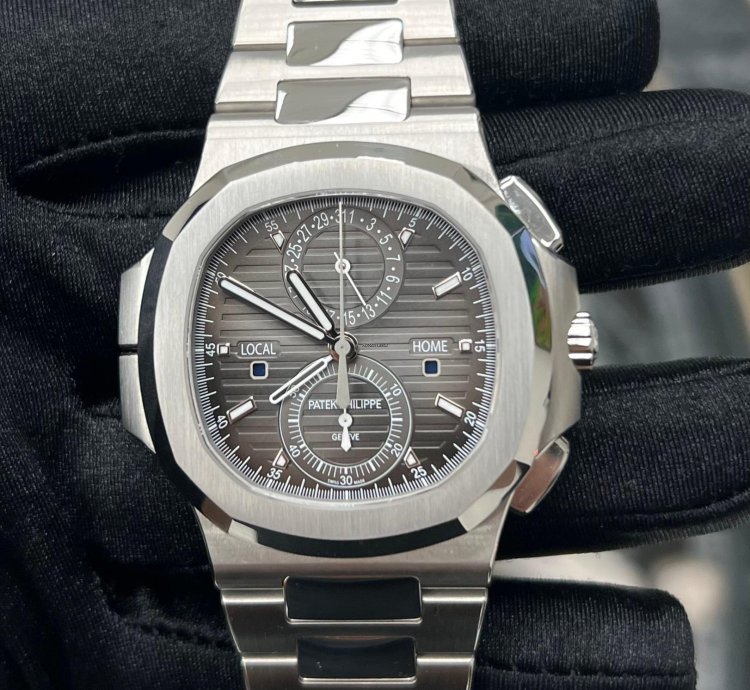 Patek Philippe Nautilus 5990 2017