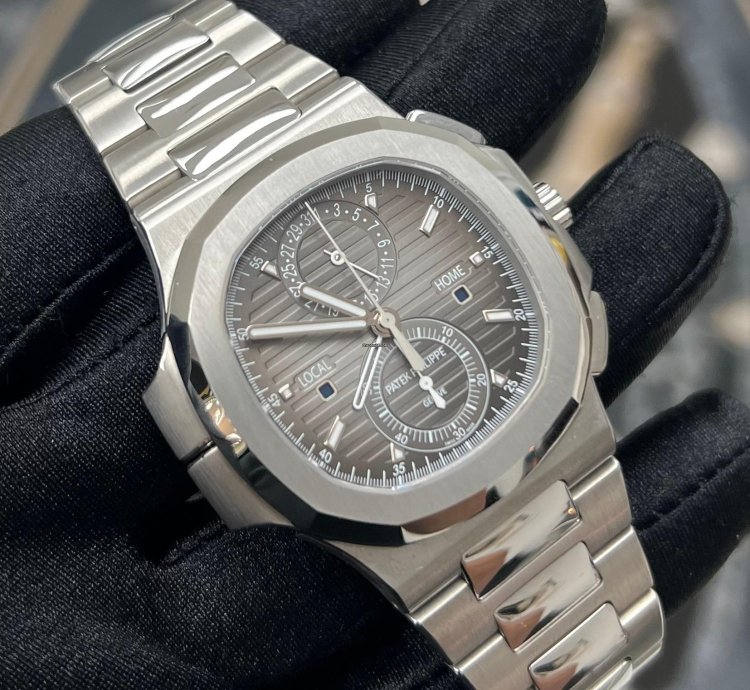 Patek Philippe Nautilus 5990 2017
