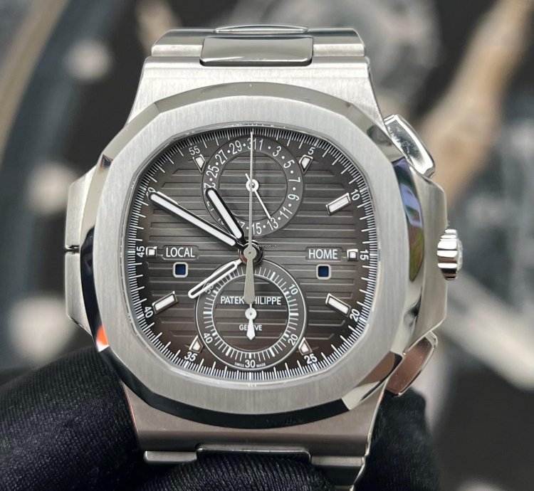Patek Philippe Nautilus 5990 2017