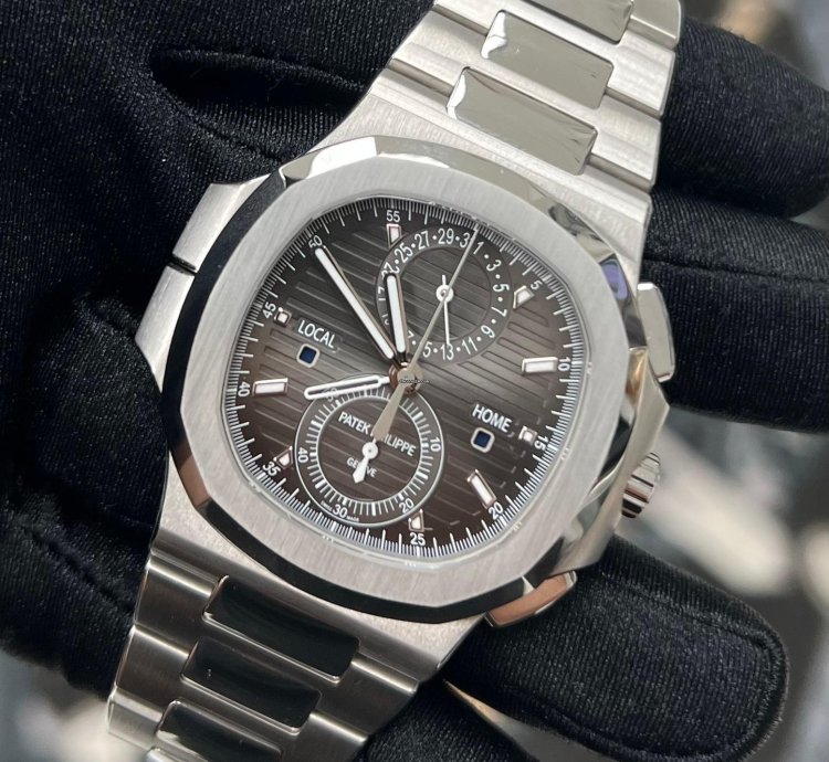Patek Philippe Nautilus 5990 2017
