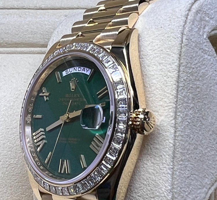 Rolex Day-date 40 Green Dial Baguette Diamond Bezel Full Yellow Gold