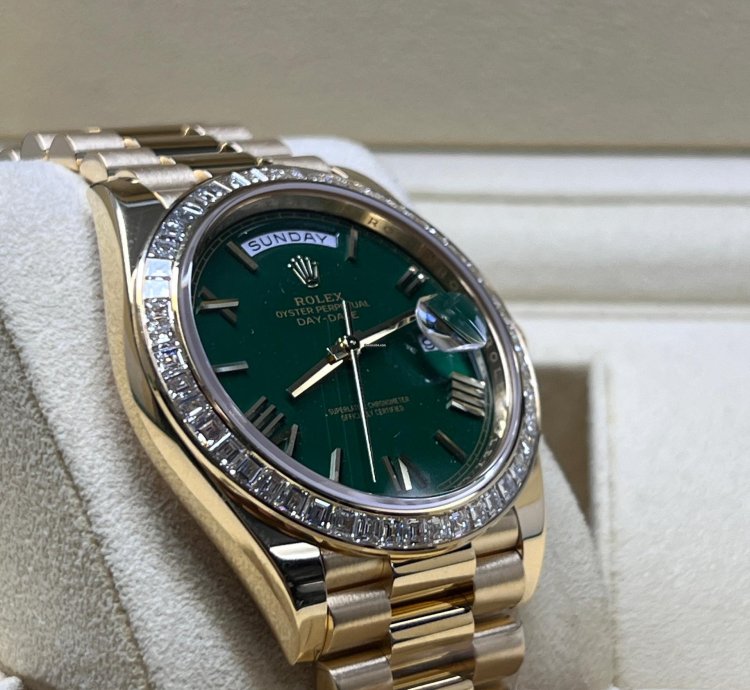 Rolex Day-date 40 Green Dial Baguette Diamond Bezel Full Yellow Gold