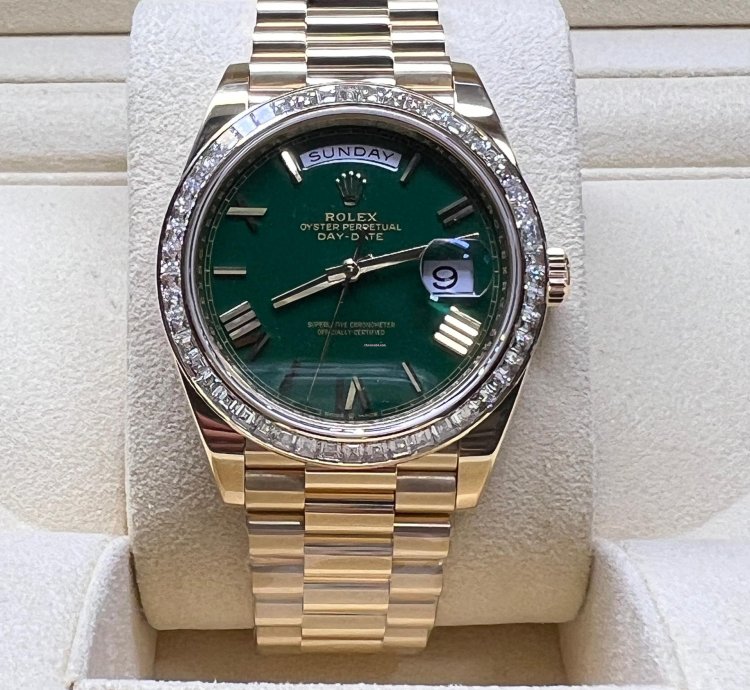 Rolex Day-date 40 Green Dial Baguette Diamond Bezel Full Yellow Gold