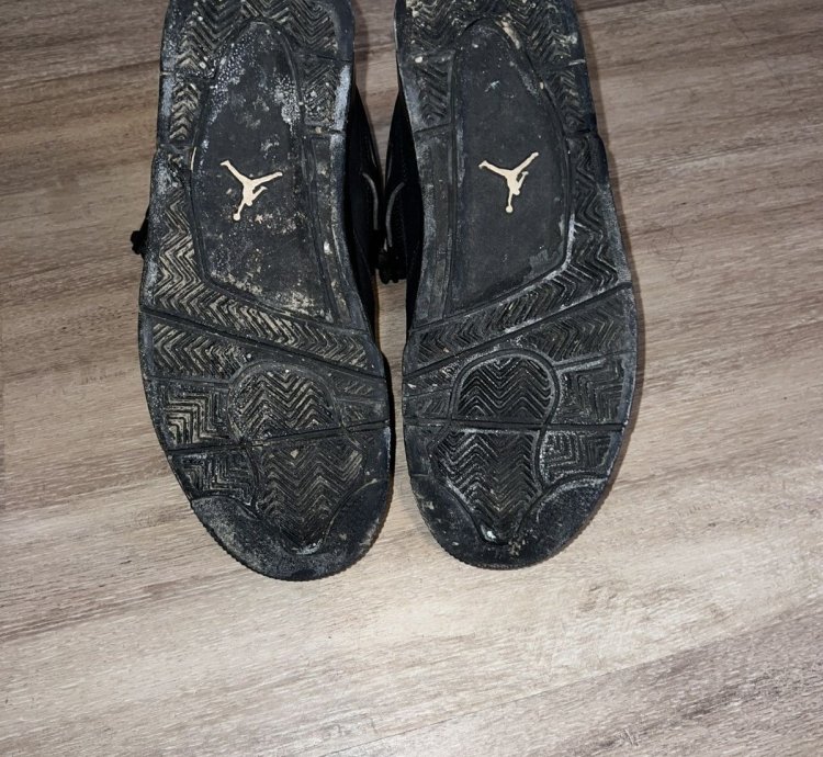 Black Cat Jordan 4