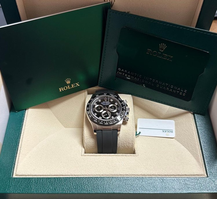 Rolex Daytona Full Set Box And Papers Never Used