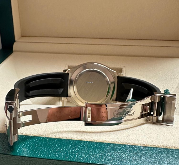 Rolex Daytona Full Set Box And Papers Never Used