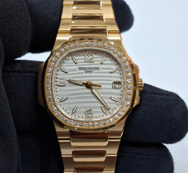 Patek Philippe Nautilus 7010 1r-011