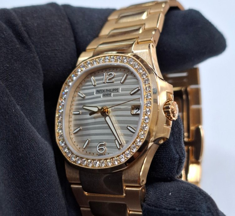 Patek Philippe Nautilus 7010 1r-011