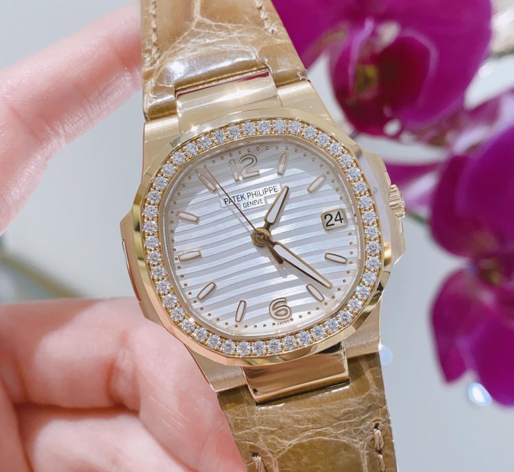Patek Philippe Nautilus 7010r-011