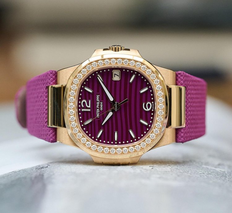 Patek Philippe Nautilus 7010r-013 Rose Gold