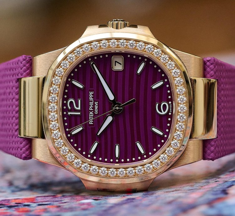 Patek Philippe Nautilus 7010r-013 Rose Gold