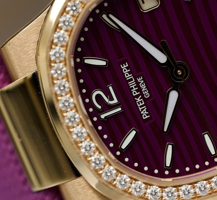Patek Philippe Nautilus 7010r-013 Rose Gold