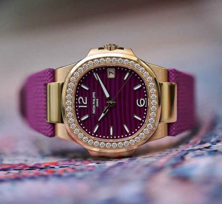Patek Philippe Nautilus 7010r-013 Rose Gold