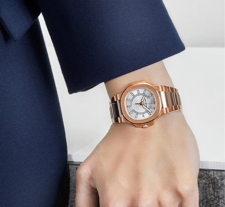 Patek Philippe Nautilus 7011 1r-001 Ladies Rose Gold Silver Dial 2016
