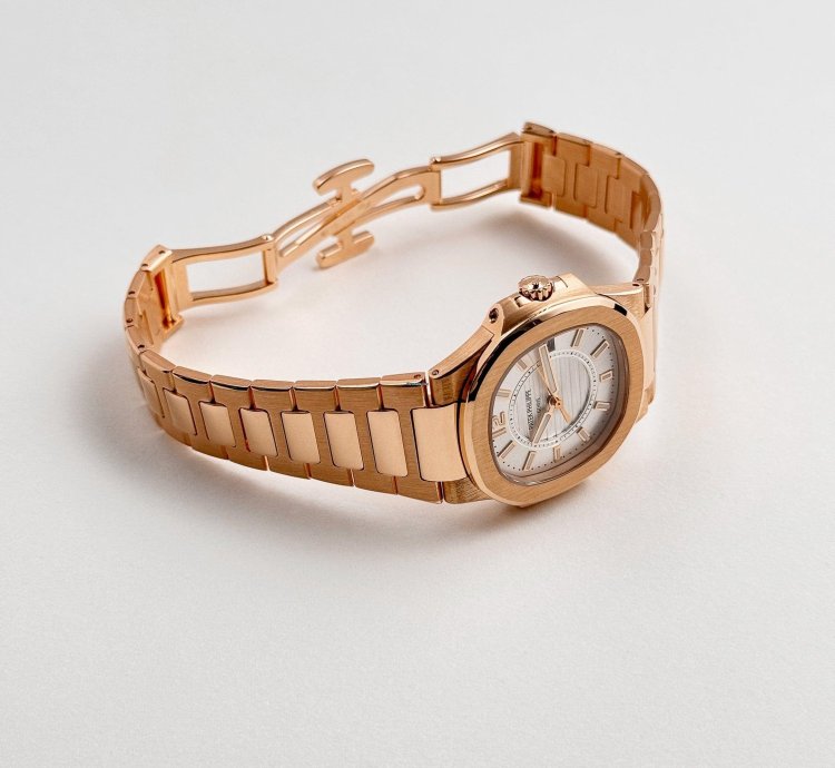 Patek Philippe Nautilus 7011 1r-001 Ladies Rose Gold Silver Dial 2016
