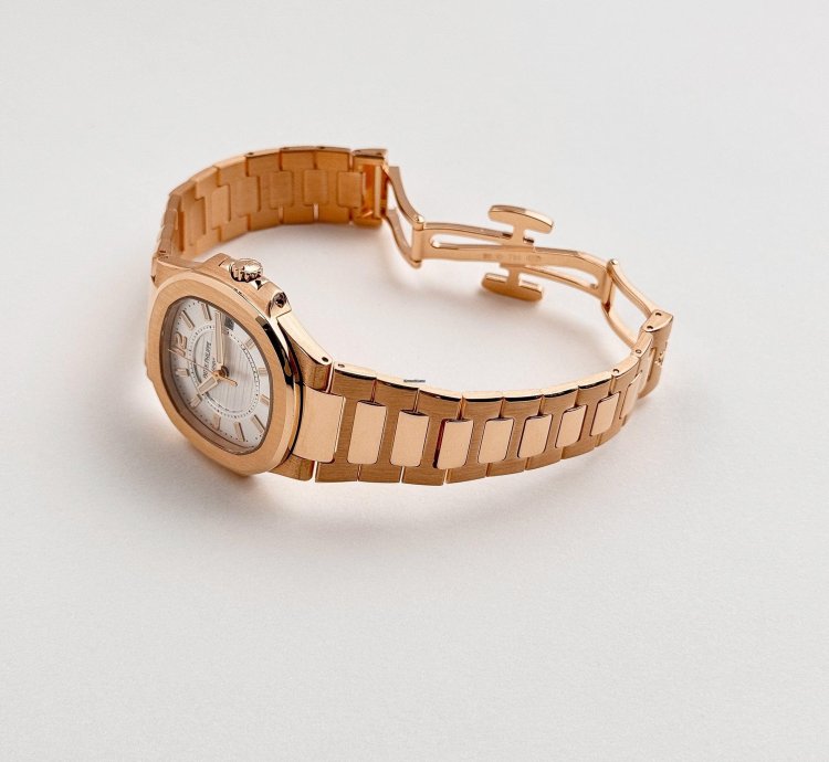 Patek Philippe Nautilus 7011 1r-001 Ladies Rose Gold Silver Dial 2016