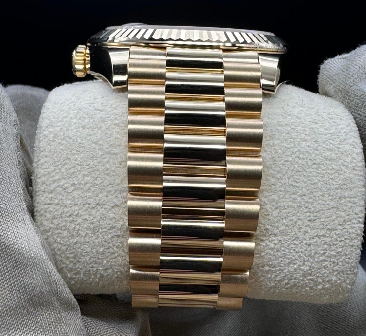 Rolex Day-date 40 Green Ombre Roman Dial Unworn