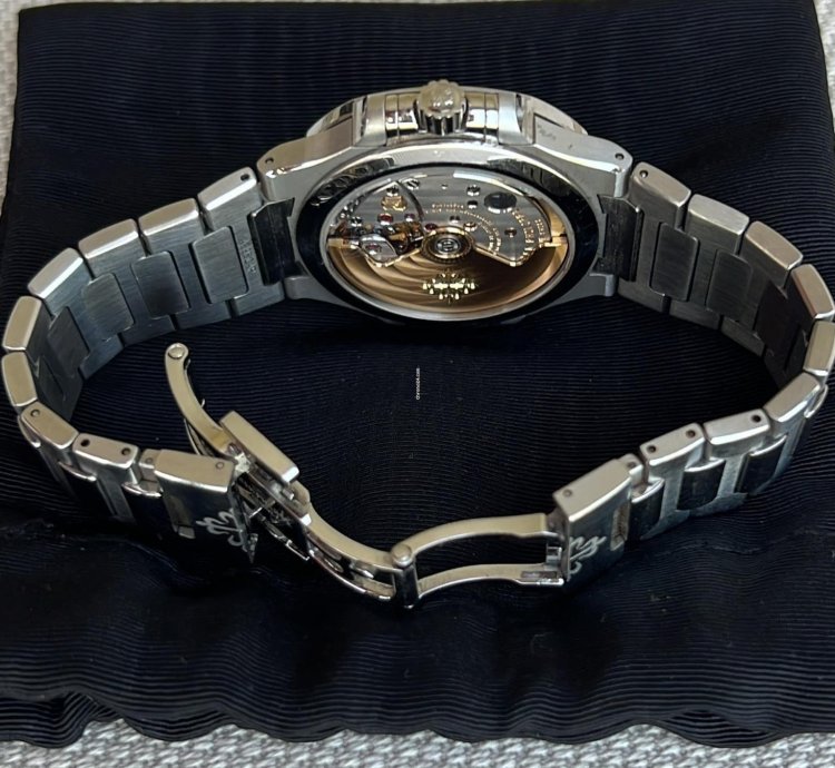 Patek Philippe Nautilus 7118 1200a-001