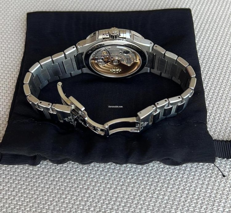 Patek Philippe Nautilus 7118 1200a-001