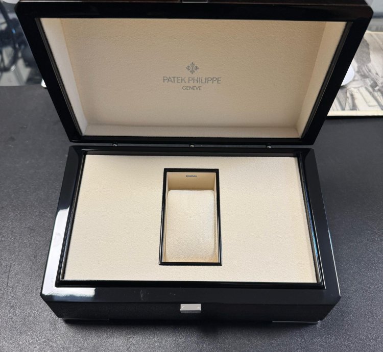 Patek Philippe Nautilus 7118 1200a-001