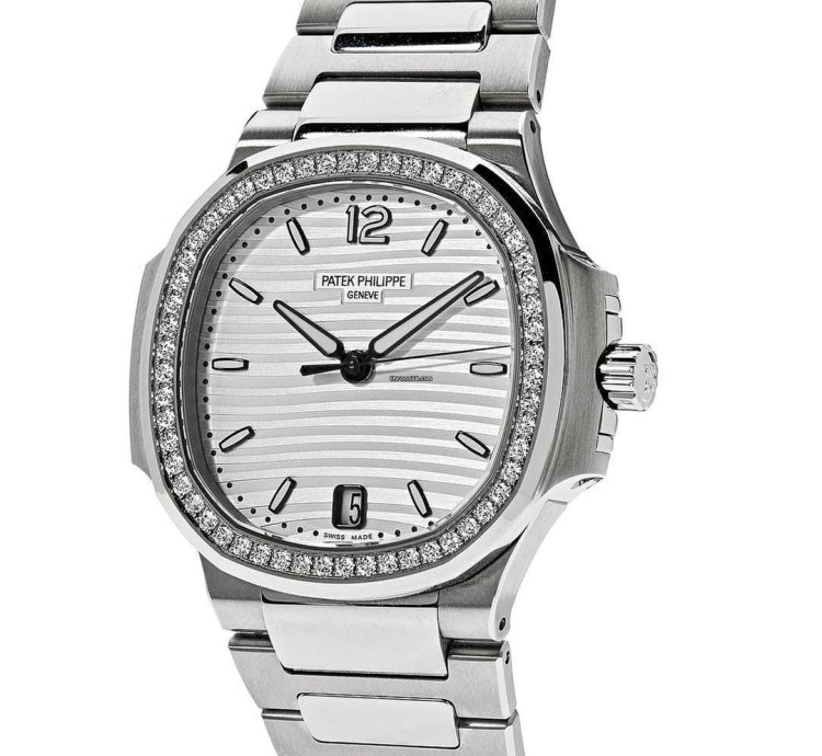 Patek Philippe Nautilus 7118 1200a-010 Ladies Stainless Steel Silver Dial Diamond Bezel 2024