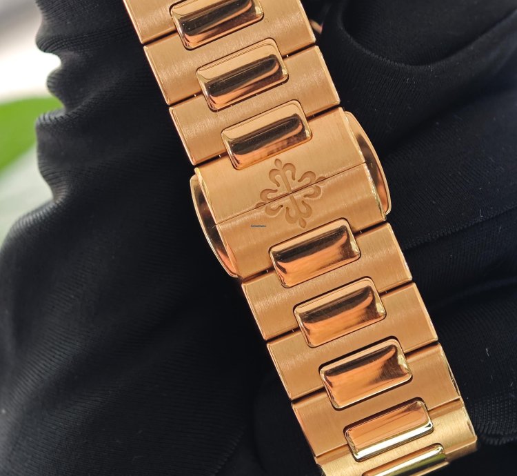 Patek Philippe Nautilus 7118 1200r-001