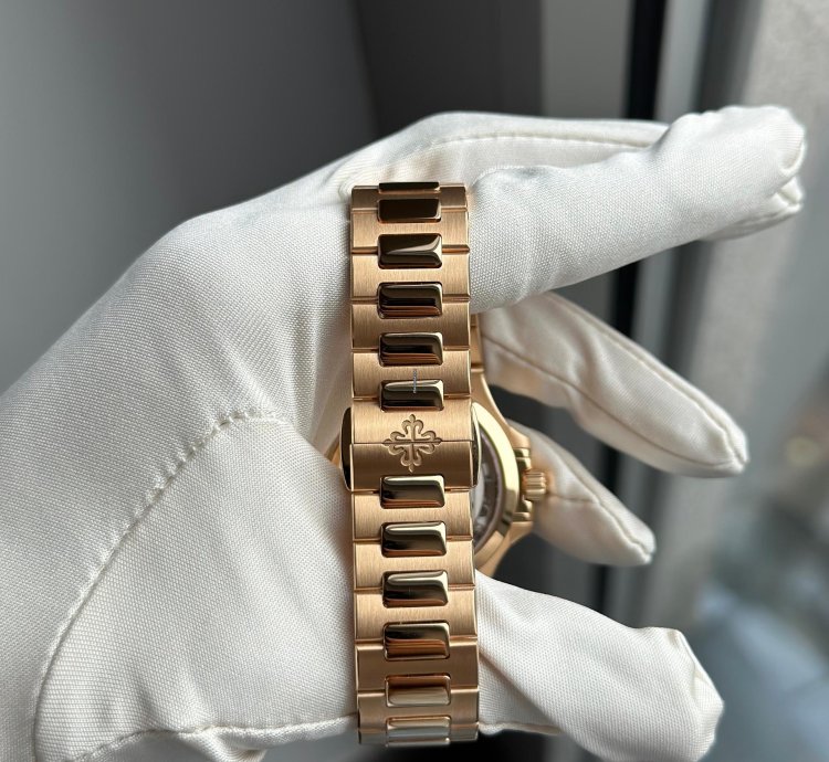 Patek Philippe Nautilus 7118 1200r-010