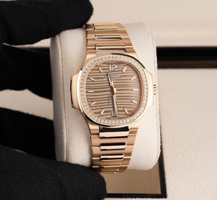 Patek Philippe Nautilus 7118 1200r-010 18k Rose Gold Golden Brown Opaline Dial 35 Mm