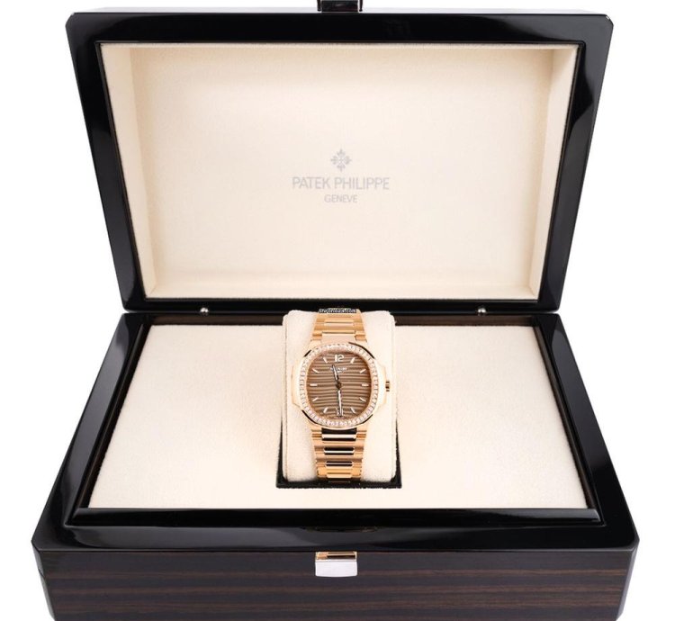 Patek Philippe Nautilus 7118 1200r-010 18k Rose Gold Golden Brown Opaline Dial 35 Mm