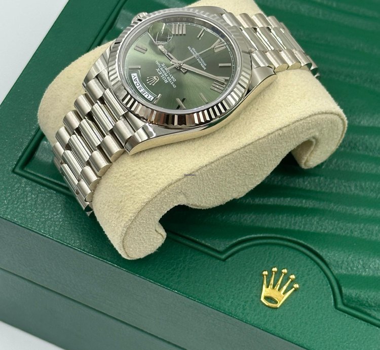 Rolex Day-date 40 Green Roman Dial White Gold President