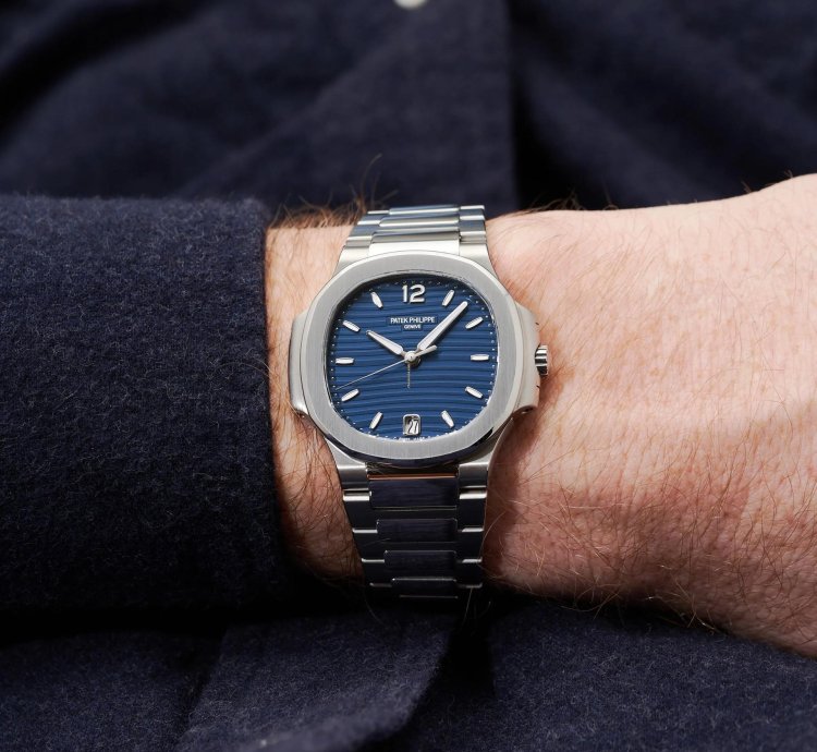 Patek Philippe Nautilus 7118 1a-001 2020 Box And Papers