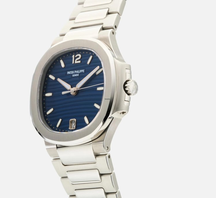 Patek Philippe Nautilus 7118 1a-001 2020 Box And Papers