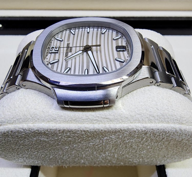 Patek Philippe Nautilus 7118 1a-010