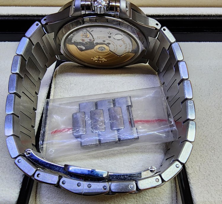 Patek Philippe Nautilus 7118 1a-010