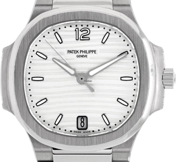 Patek Philippe Nautilus 7118 1a-010 Stainless Steel 35mm Watch
