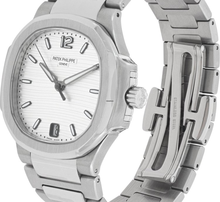 Patek Philippe Nautilus 7118 1a-010 Stainless Steel 35mm Watch