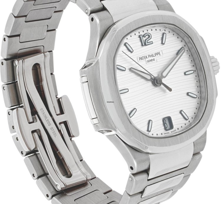 Patek Philippe Nautilus 7118 1a-010 Stainless Steel 35mm Watch