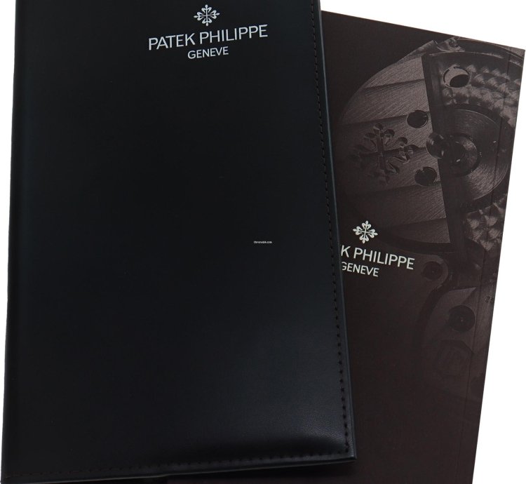 Patek Philippe Nautilus 7118 1a-010 Stainless Steel 35mm Watch