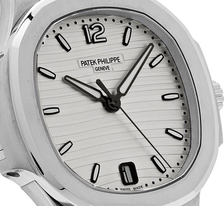 Patek Philippe Nautilus 7118 1a-010 Stainless Steel Silvery Opaline Dial 2019
