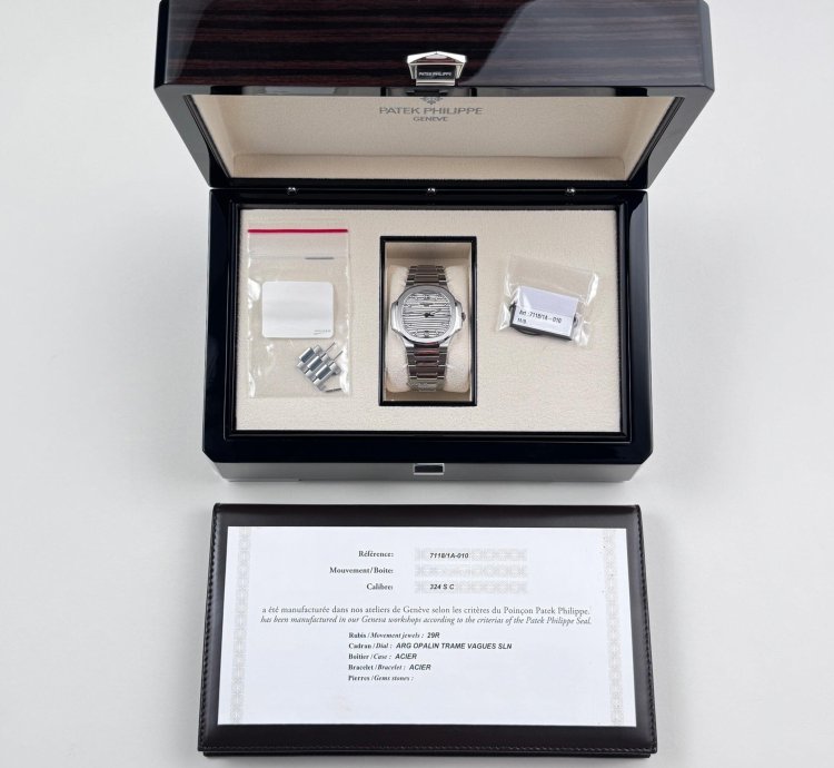 Patek Philippe Nautilus 7118 1a-010 Stainless Steel Silvery Opaline Dial 2022