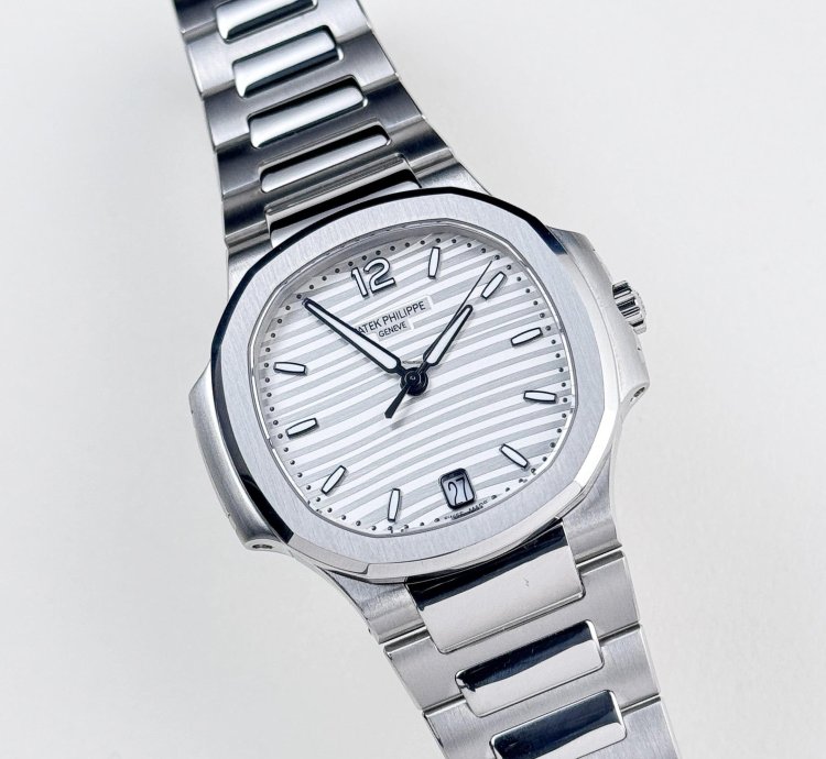 Patek Philippe Nautilus 7118 1a-010 Stainless Steel Silvery Opaline Dial 2022