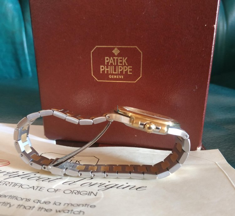 Patek Philippe Nautilus Acciaio Oro Raro Quadrante Oro Con Indici Brillanti